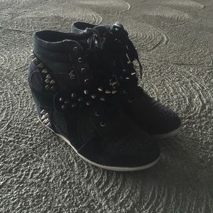 Wedge YRU Sneakers