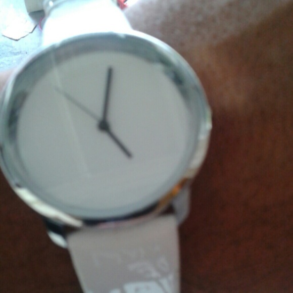 Fashion watch - Picture 2 of 3