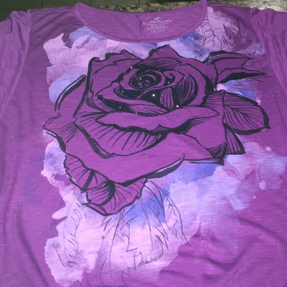 Beautiful, purplish blouse with lovely rose ! - Picture 1 of 3