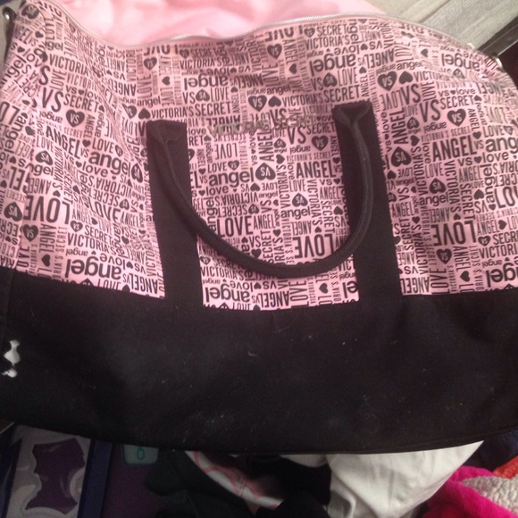 vs duffle bag