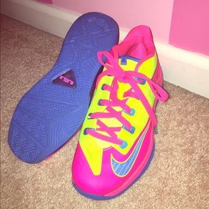 Neon Lebron's 6.5y