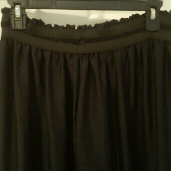 Zara basics flowing skirt with pockets - Picture 3 of 4