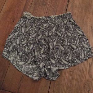 BRANDY MELVILLE printed shorts