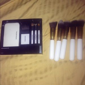 Makeup Brush bundle*FIRM*