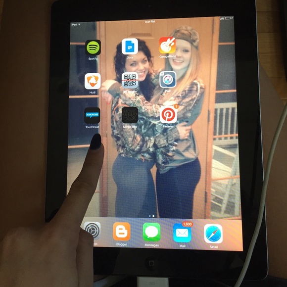 iPad 2 - Picture 3 of 3