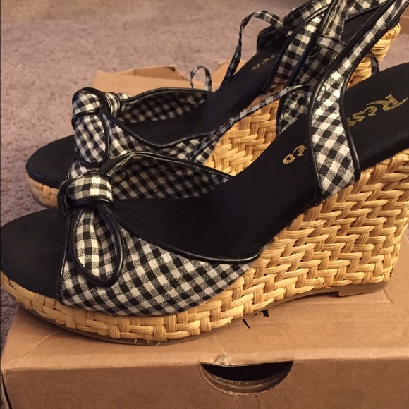 Restricted Plaid Wedges NWOT