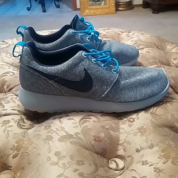 !Brand new!!!!Nike roshe