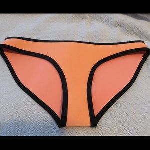 XS Triangl bottom 🅿️🅿️ shipped