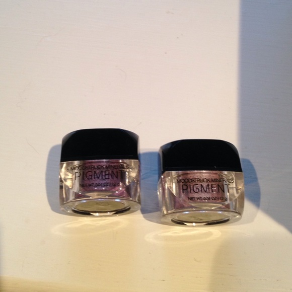 Younique Pigments (eye shadow) Hazel eye Alert!!