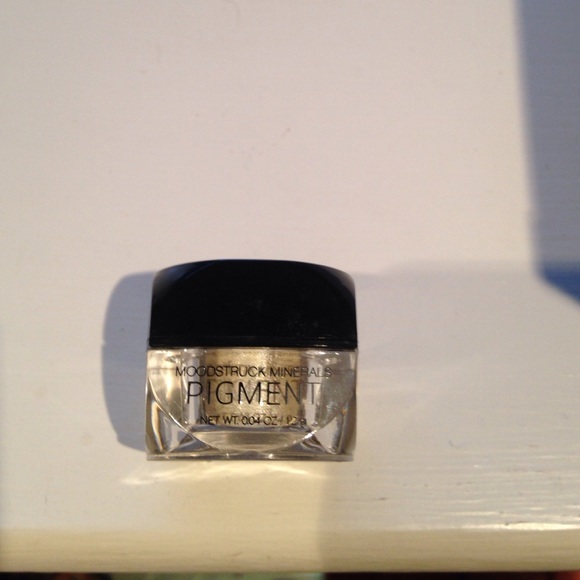 Popular Younique eye pigment Reduced!!!