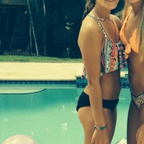 PINK VICTORIA SECRET SWIMSUIT TOP! - Picture 4 of 4