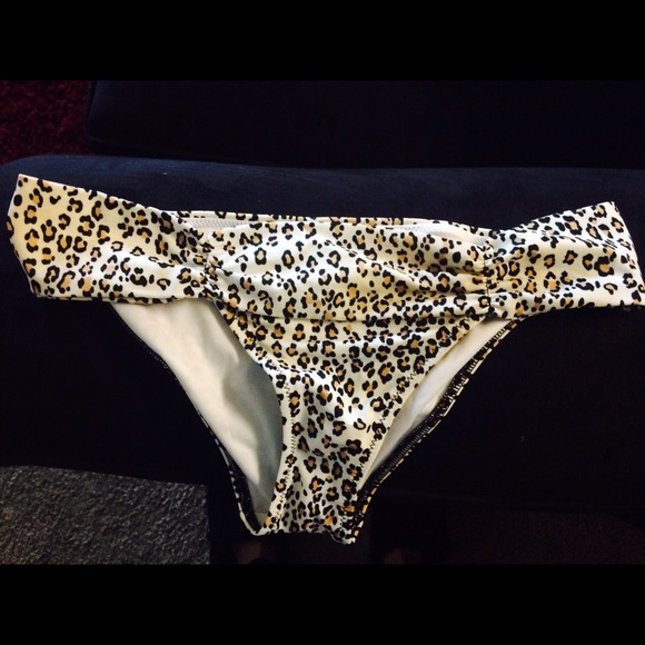 Never Worn VC Bikini Bottoms