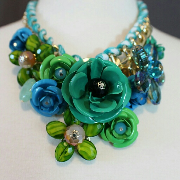 boutique Jewelry - 🌜 floral statement necklace NWOT 🌛