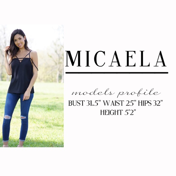 SOLD OUT - • H O S T • P I C K • Ribbed Crop Top - Picture 3 of 3