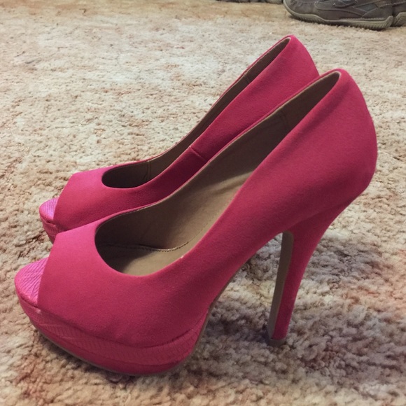 Pink peep toe shoes