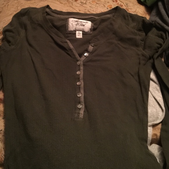 Abercrombie light weight long sleeve