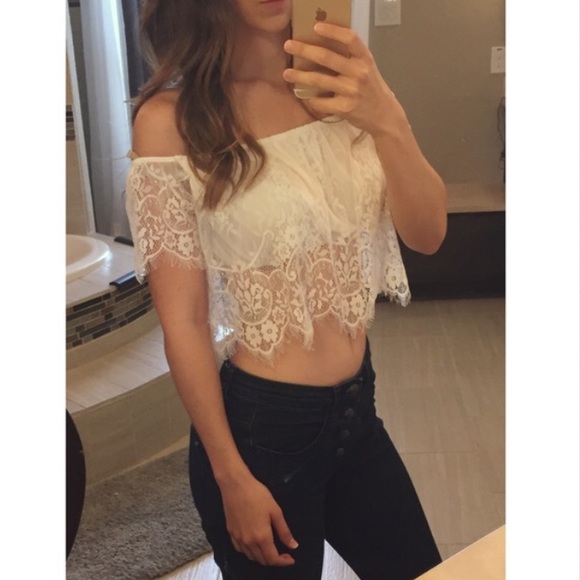 LAST ONE! Off The Shoulder Lace Crop - Picture 2 of 4