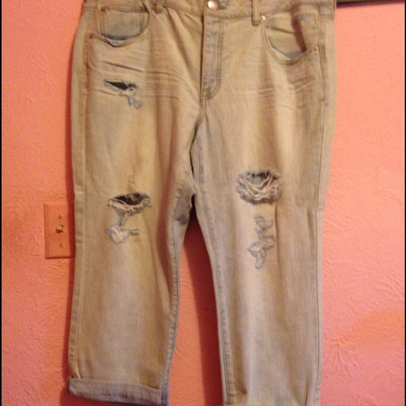 American Eagle Boy Crop jeans