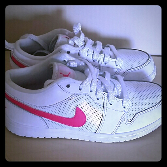 NIKE AIR JORDAN