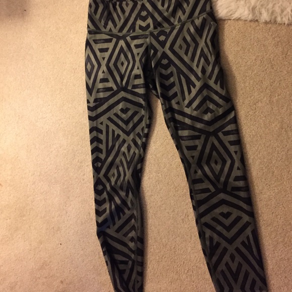 Lulu lemon long green and black pants