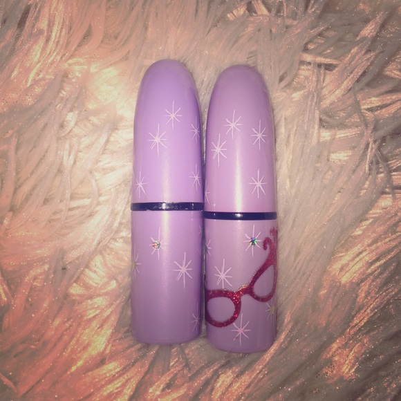 MAC Cosmetics Dame Edna Lipstick CORAL P