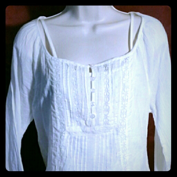 NWT Stylish White top! Boho style... Size M