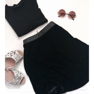 🌻NWOT Velvet and leather skater skirt