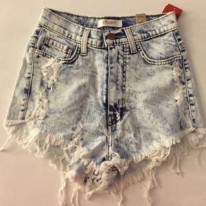 🌸 NEW high waist shorts 🌸