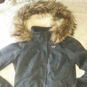 Hollister jacket sz L with fur hood