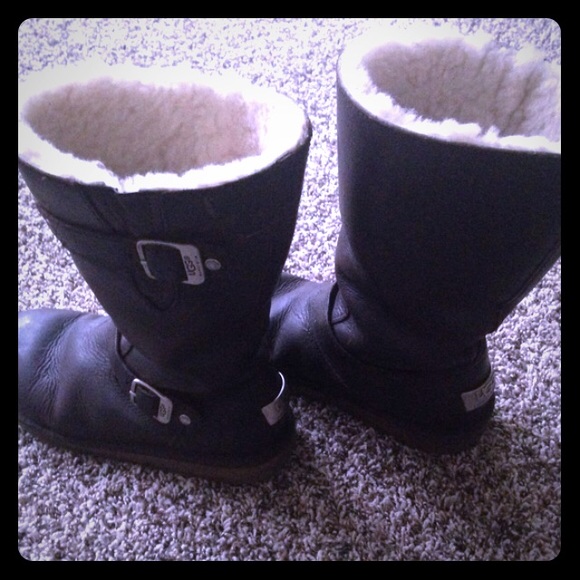 Ugg boots just use one seasons very new