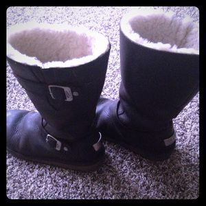 Ugg boots just use one seasons very new