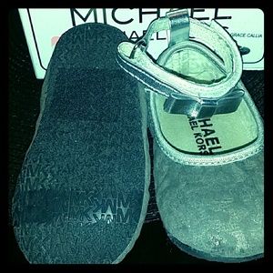 Size 4 Toddler reserved Boxes included