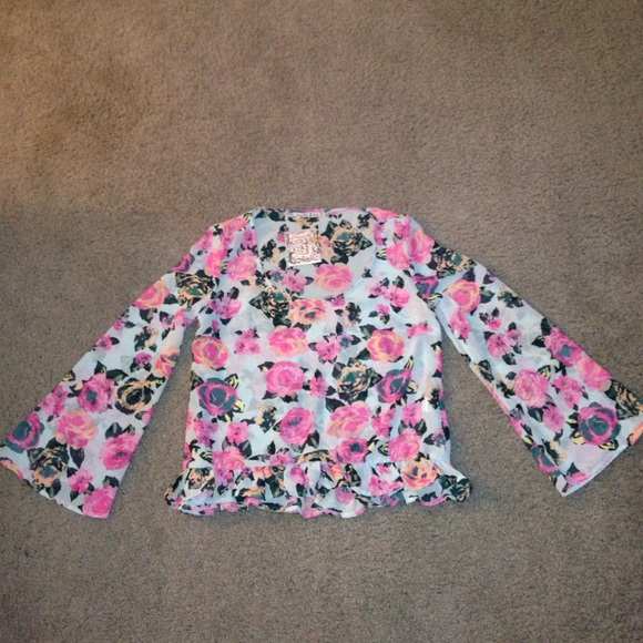 Tops - Sheer top with floral print