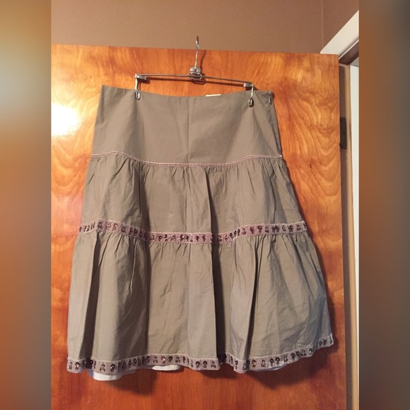 Old Navy Olive/Khaki color low waist tiered skirt - Picture 2 of 4