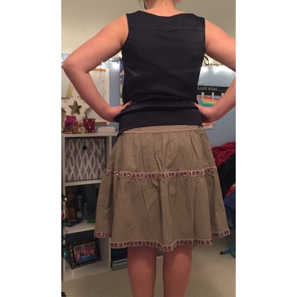 Old Navy Olive/Khaki color low waist tiered skirt - Picture 3 of 4