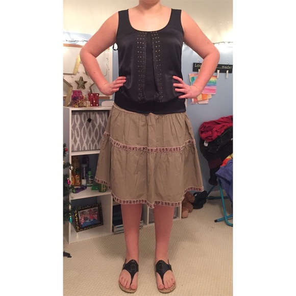 Old Navy Olive/Khaki color low waist tiered skirt - Picture 4 of 4