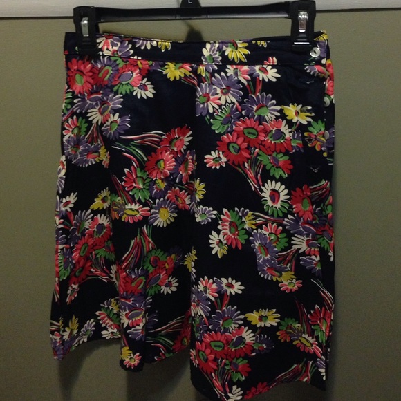 Fun flirty skirt by ESPRIT - Picture 1 of 3
