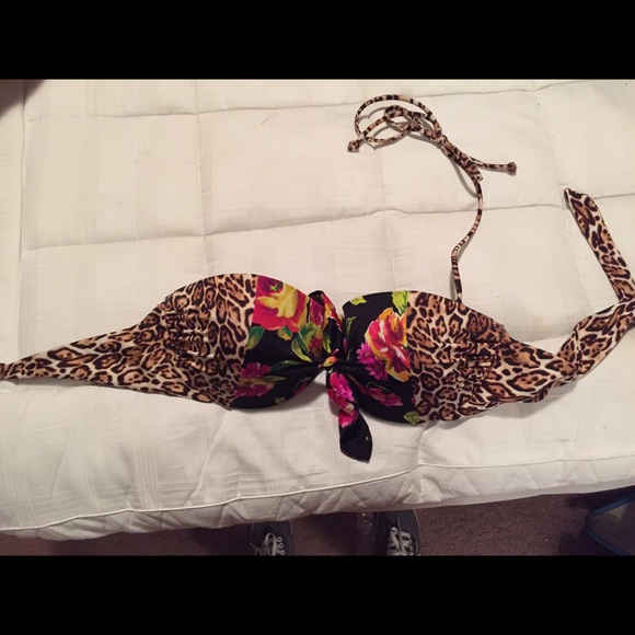 Victoria secret bathing suit 36D