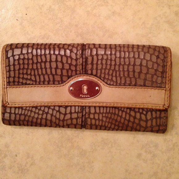 Fossil fashion wallet