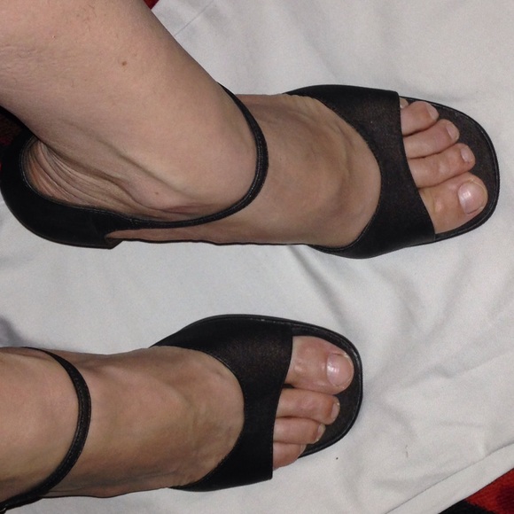 Chocolate brown 2 1/2 inch heels