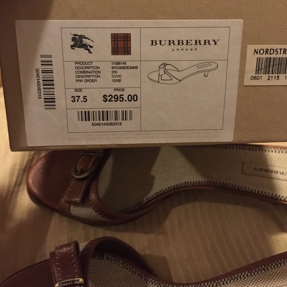 Burberry kitten heels - Picture 2 of 4