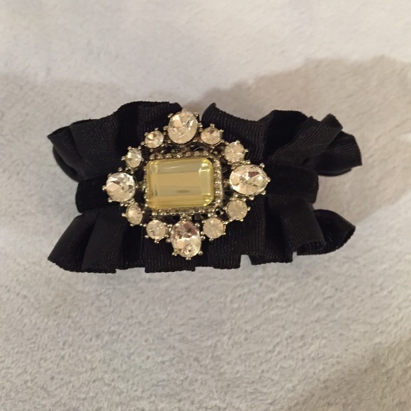 Banana Republic grosgrain/velvet ruffle bracelet