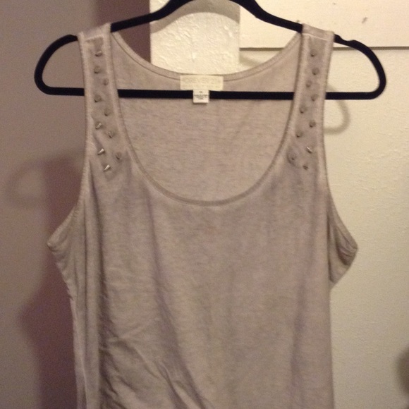 ⛔️⛔️SOLD⛔️⛔️Spike Shoulder Full length tank.