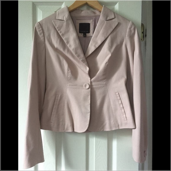 🌸 The Limited pale pink blazer