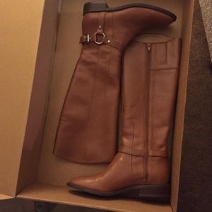 Nine West brown boot