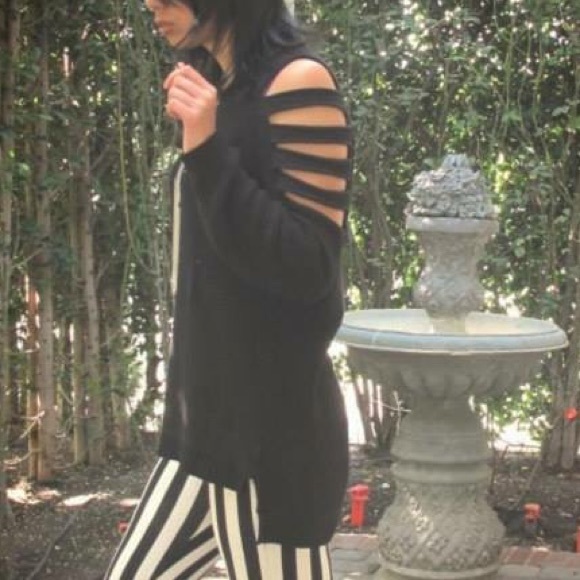 Forever 21 Sweaters - Cutout Sweater
