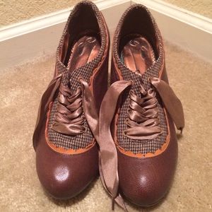 Poetic license brown oxfords with ribbon laces