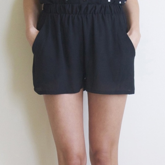 🎉🎈HP - Cute Black Shorts🎈🎉 - Picture 2 of 2