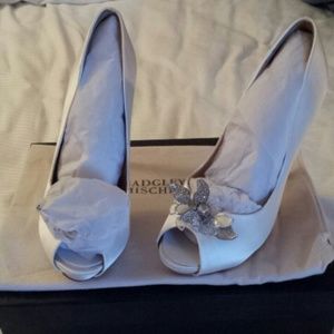 NWT: Badgley Mischka Cleone white satin shoes.