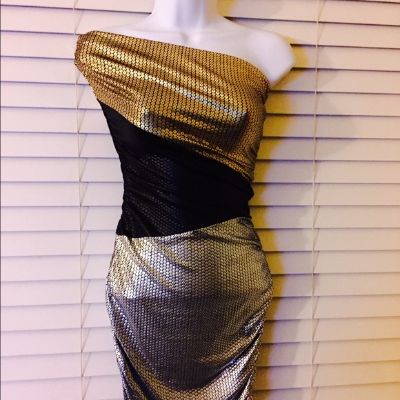 Super Cute dress! Perfect for Vegas or New Years
